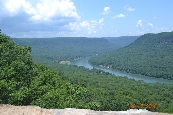 Snooper's Rock Parking Area