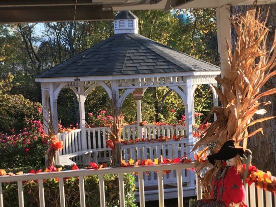 The Apple Barn and Cider Mill