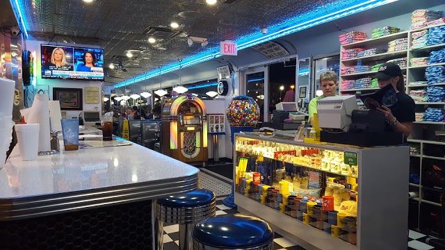 Mel's Classic Diner